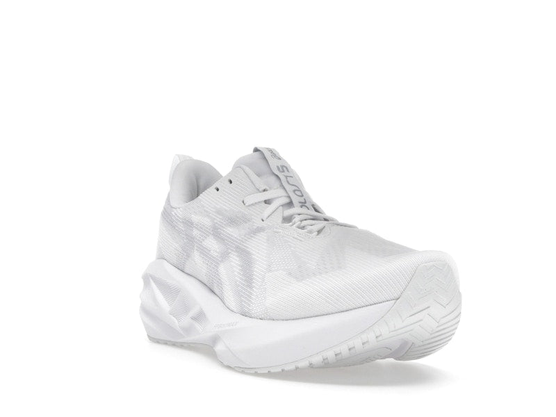 ASICS Novablast 5 White Piedmont Grey
