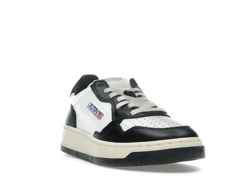Autry Medalist Leather Low White Black (Women's)