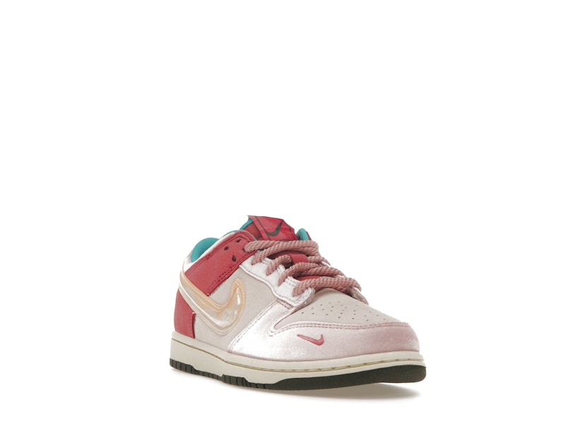 Nike Dunk Low Social Status Free Lunch Strawberry Milk (PS)