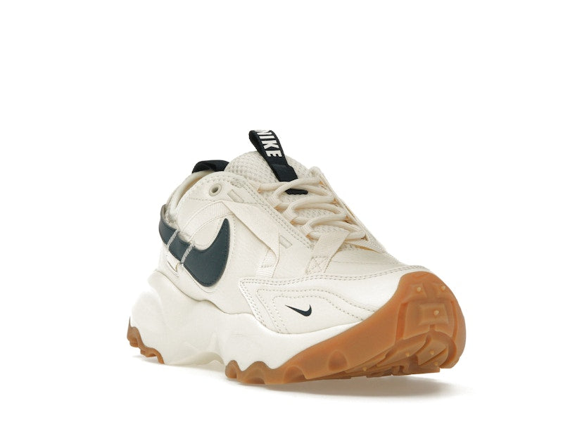 Nike TC 7900 Pale Ivory Gum Light Brown Armory Navy (Women's)