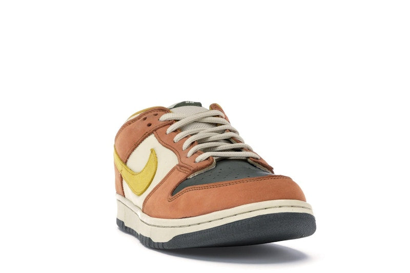 Nike SB Dunk Low Vapour Mineral Yellow