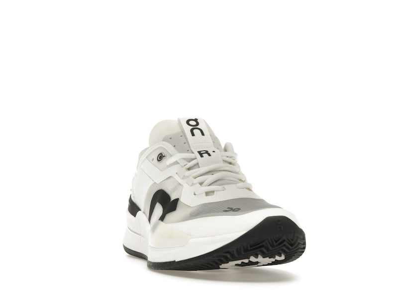 On The Roger Pro 2 Clay White Black (Women's)