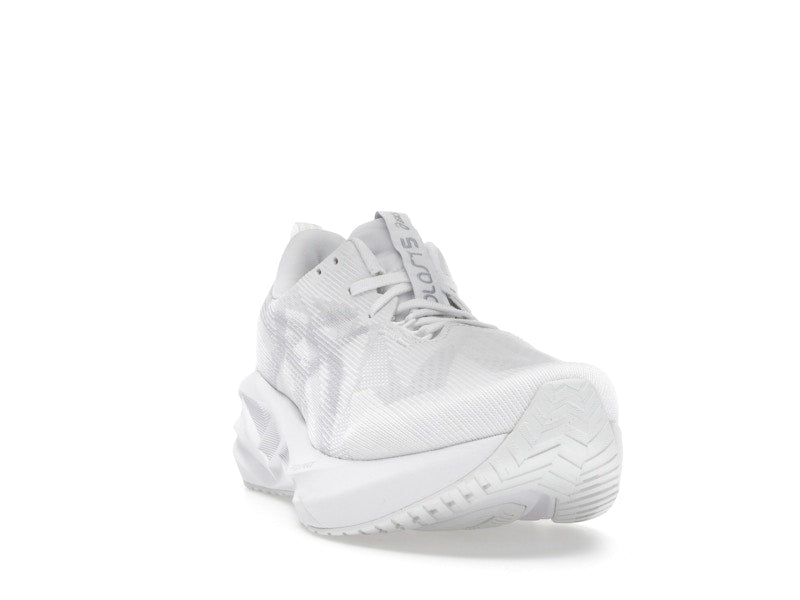 ASICS Novablast 5 White Piedmont Grey