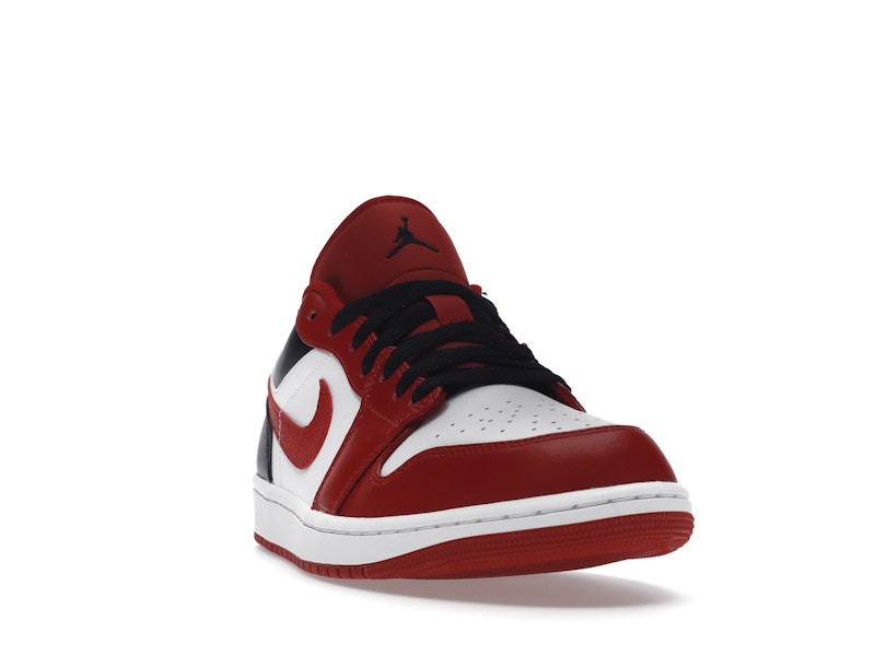 Jordan 1 Low Bulls