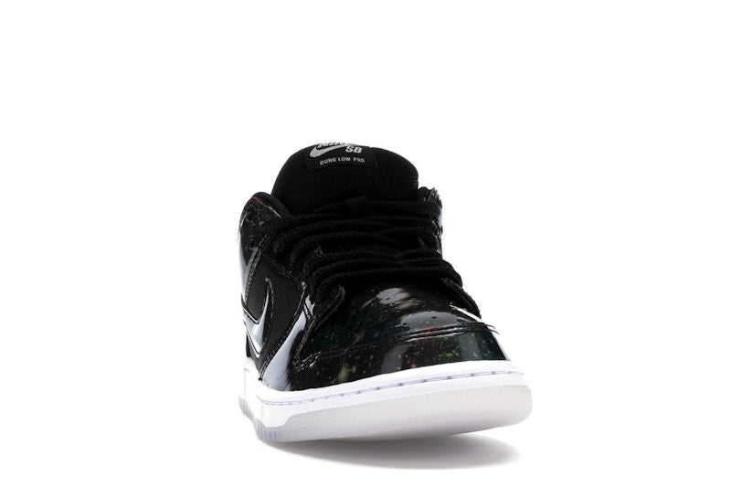 Nike SB Dunk Low 420 Intergalactic