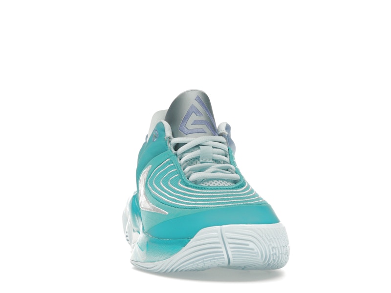 Nike Giannis Immortality 4 Christmas