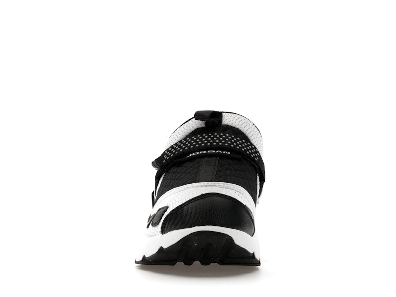 Jordan Trunner LX White Black (Women's)