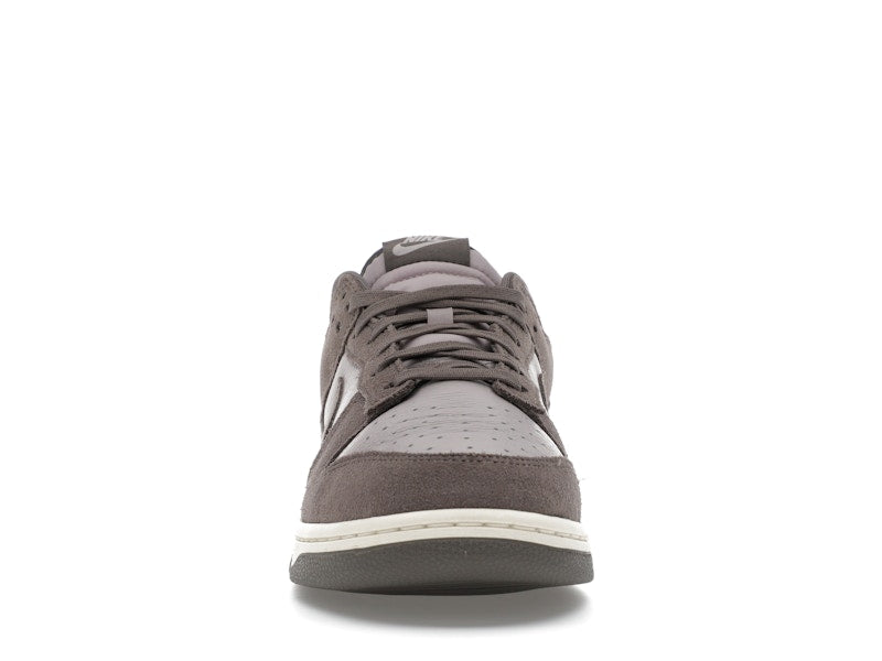 Nike Dunk Low SE Platinum Violet Cave Stone