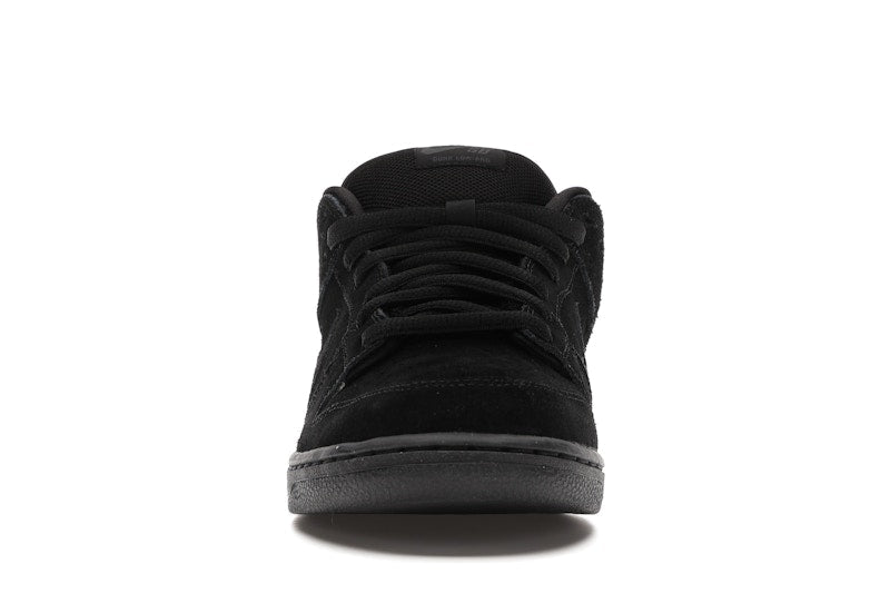 Nike SB Dunk Low Blackout