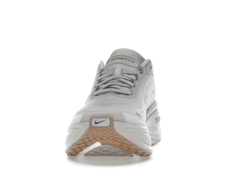 Nike Vomero Plus College Grey Light Iron Ore Gum