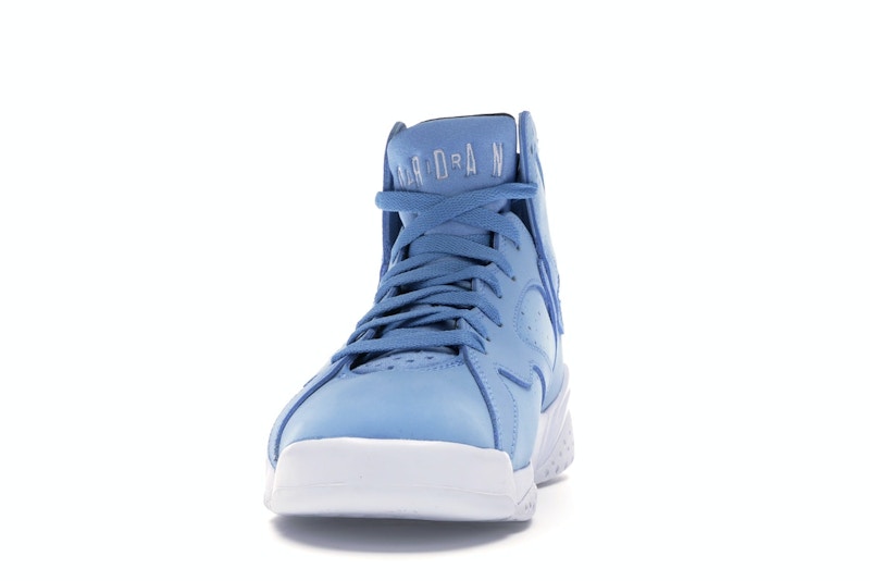 Jordan 7 Retro Pantone