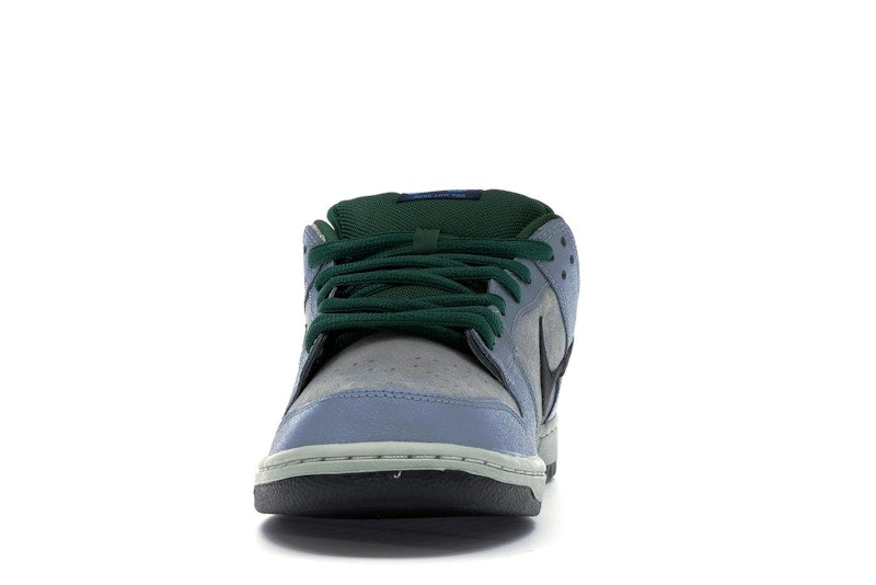 Nike SB Dunk Low Maple Leaf Central Park