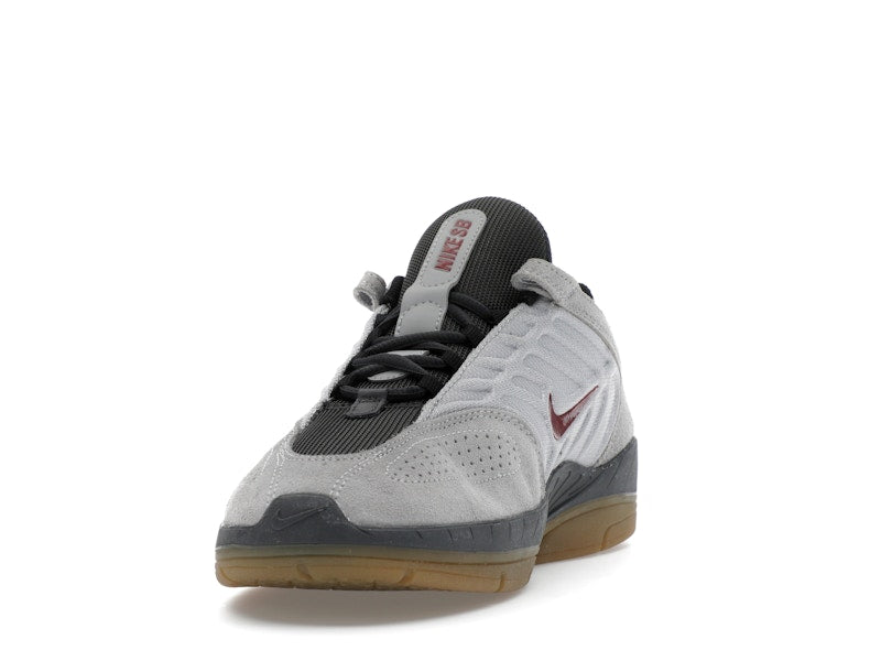 Nike SB Vertebrae Light Smoke Grey Dark Smoke Grey Black Dark Team Red
