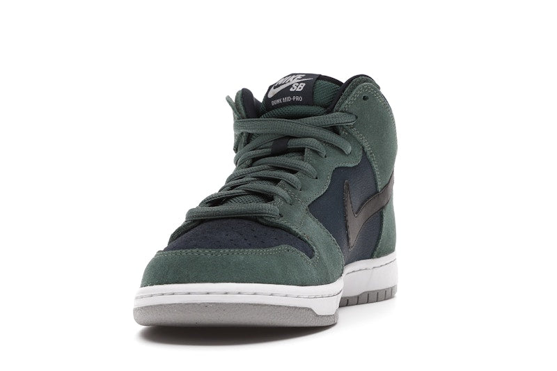 Nike SB Dunk Mid Nori