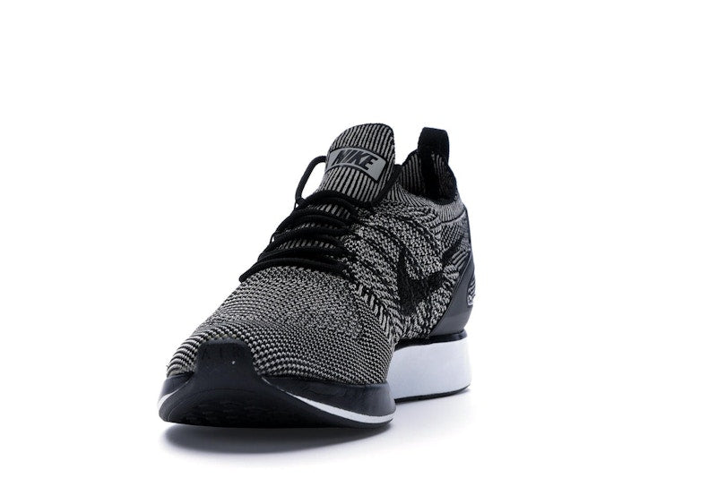 Nike Mariah Flyknit Racer Pale Grey Solar Red