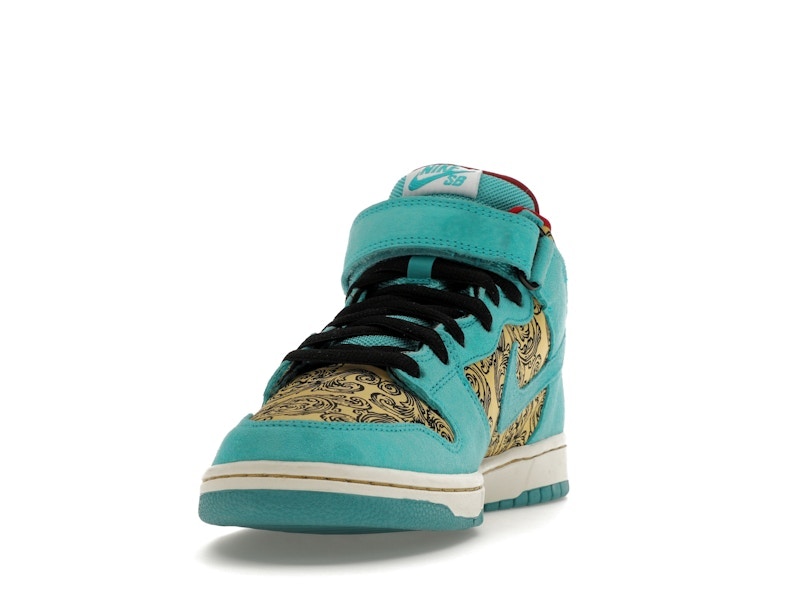 Nike SB Dunk Mid Premium Peacock
