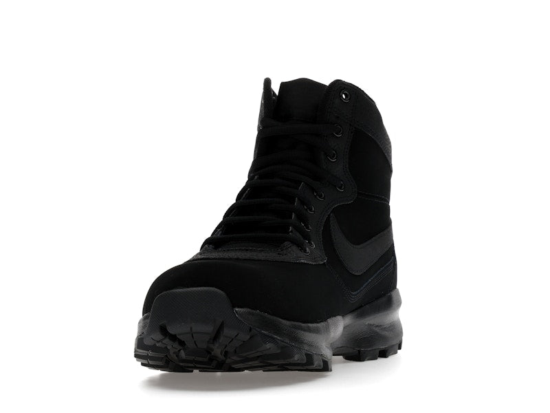 Nike Manoadome Triple Black