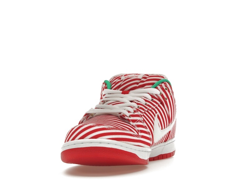 Nike SB Dunk Low Candy Cane