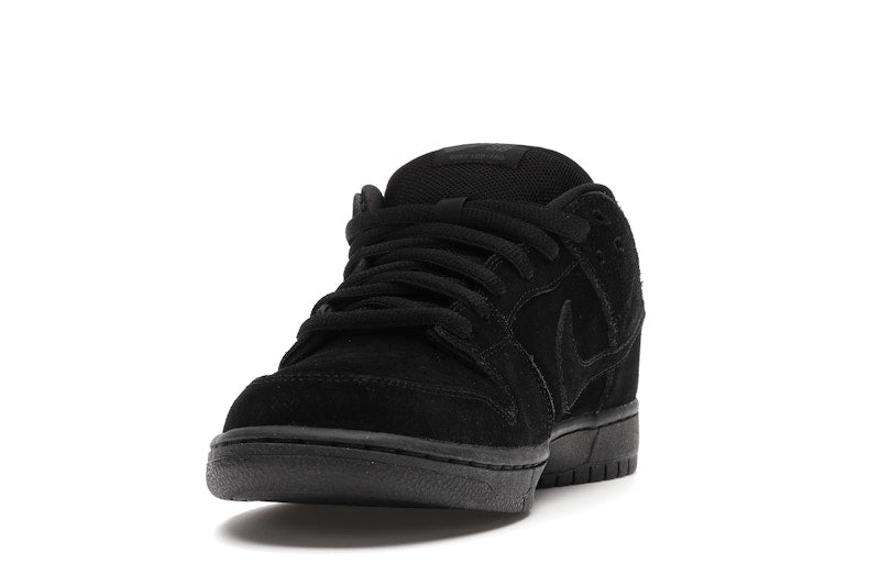 Nike SB Dunk Low Blackout