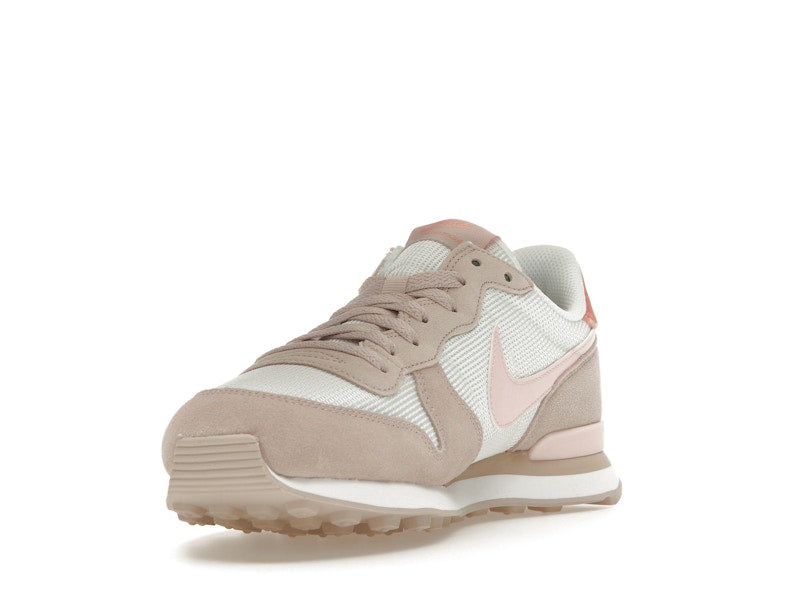 Nike Internationalist Summit White Light Madder Root (Women's)