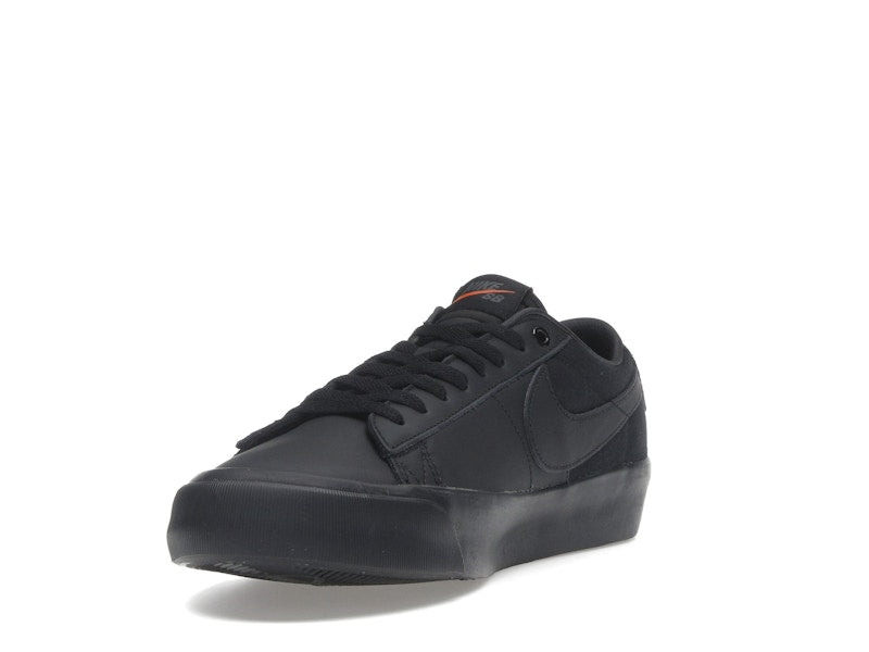Nike SB Zoom Blazer Low Pro GT ISO Triple Black