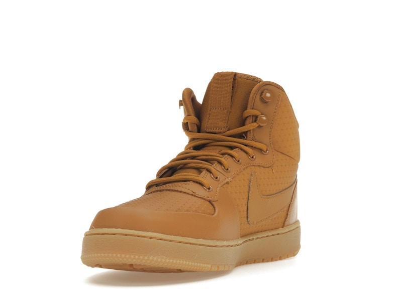 Nike Court Borough Mid Winter Wheat