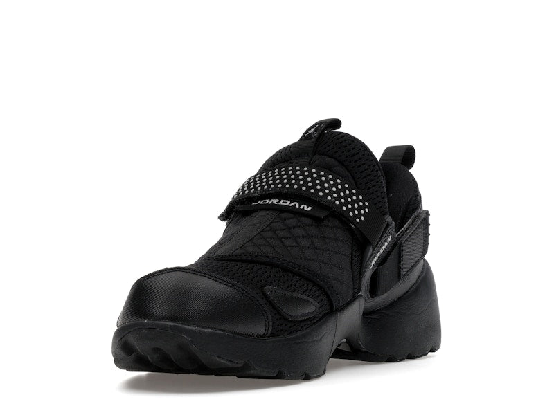 Jordan Trunner LX Triple Black (Women's)