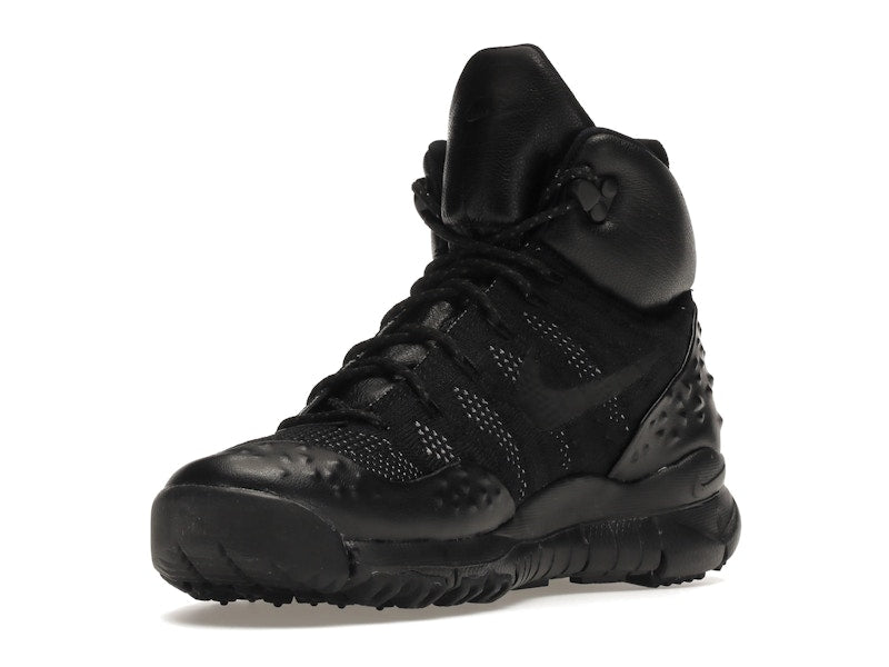 Nike Lupinek Flyknit Triple Black