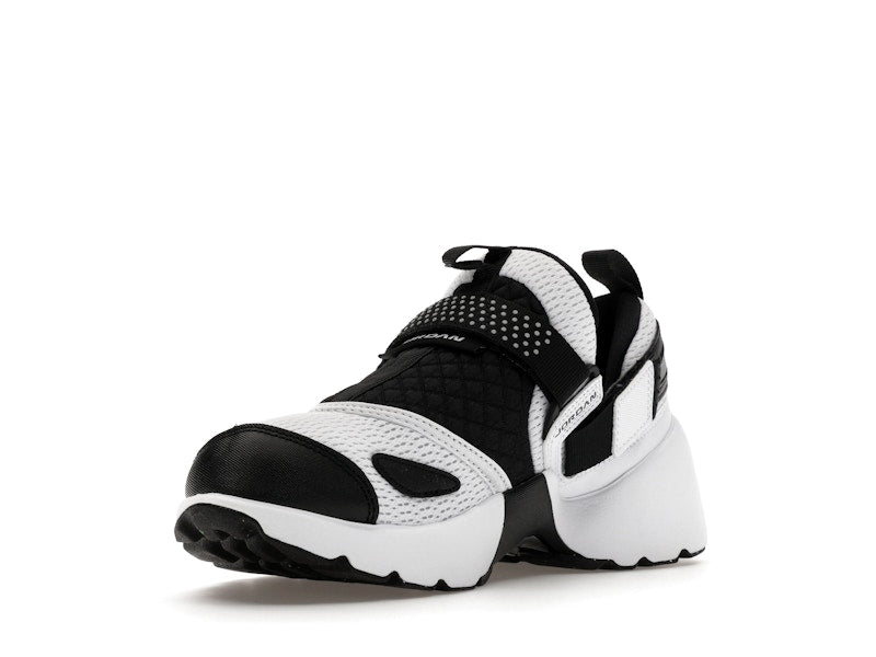 Jordan Trunner LX White Black (Women's)