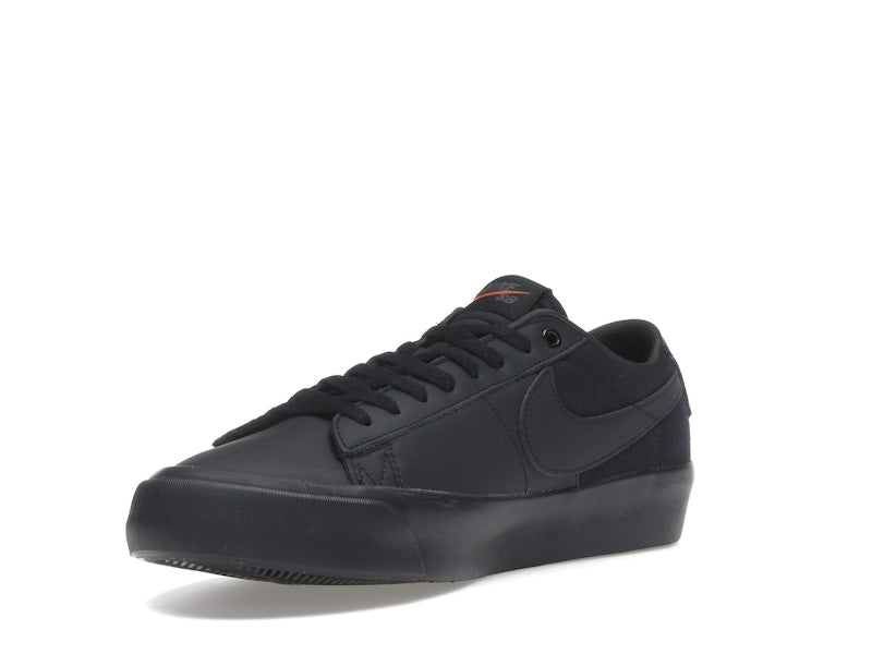 Nike SB Zoom Blazer Low Pro GT ISO Triple Black