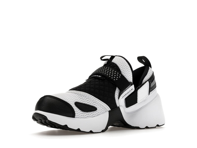 Jordan Trunner LX White Black (Women's)