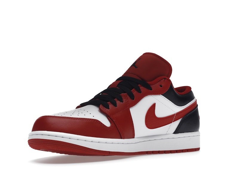 Jordan 1 Low Bulls