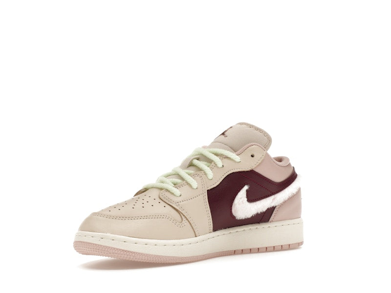 Jordan 1 Low SE Fur Swoosh (GS)