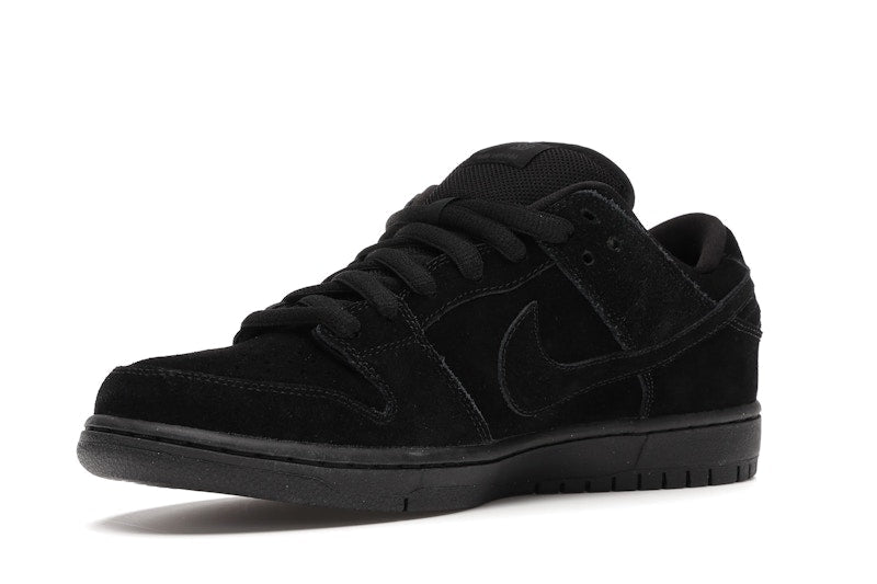 Nike SB Dunk Low Blackout