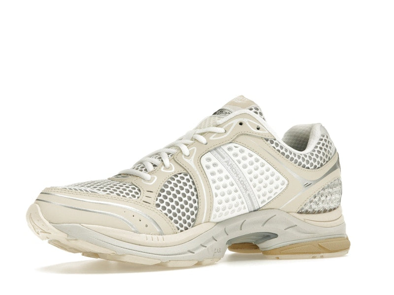 Saucony ProGrid Triumph 4 Highsnobiety Cream