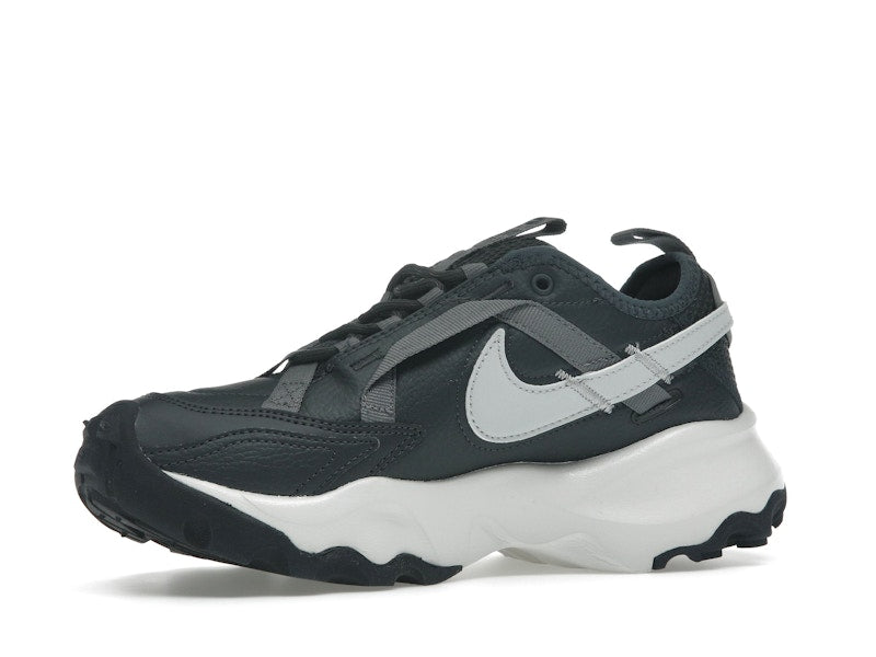 Nike TC 7900 Anthracite Platinum Tint Smoke Grey Metallic Platinum (Women's)