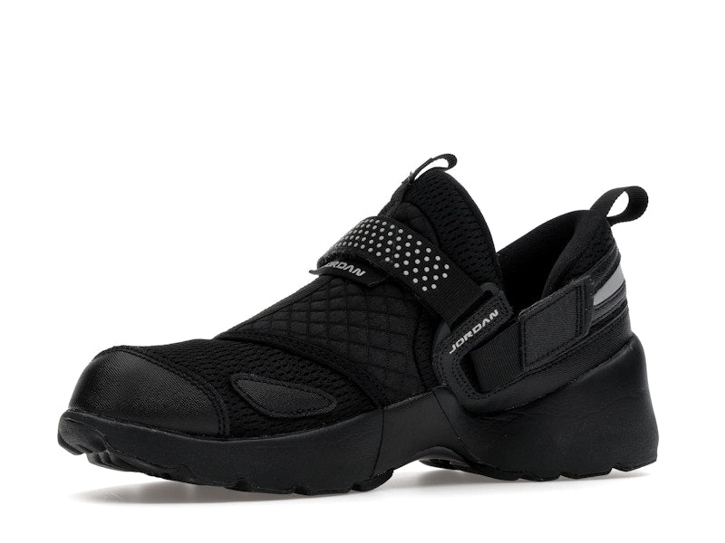 Jordan Trunner LX Triple Black (Women's)