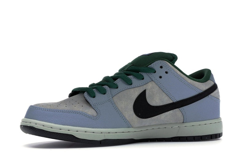 Nike SB Dunk Low Maple Leaf Central Park