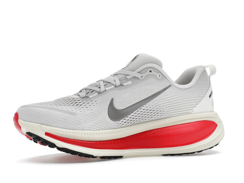 Nike Vomero 18 Platinum Tint Siren Red Light Smoke Grey Metallic Pewter