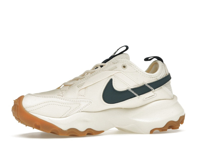 Nike TC 7900 Pale Ivory Gum Light Brown Armory Navy (Women's)