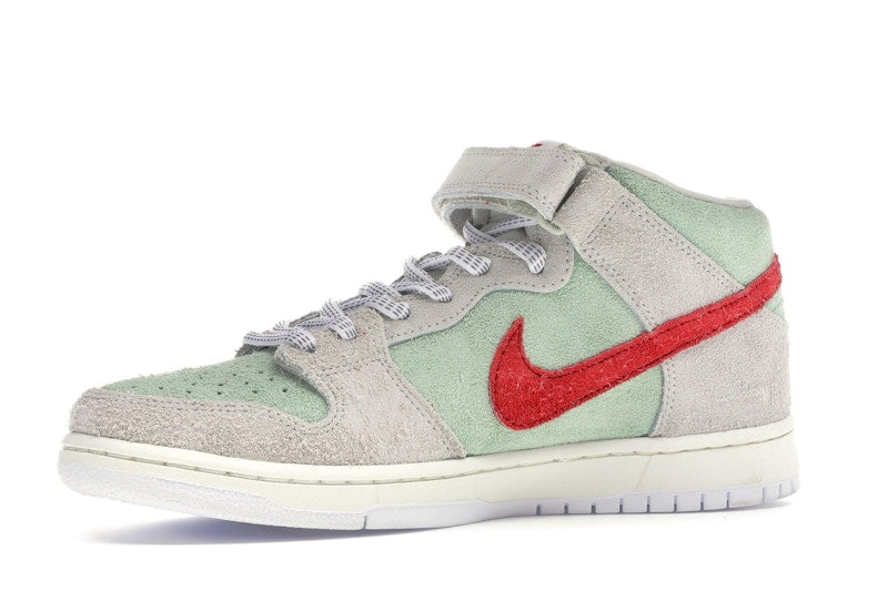 Nike SB Dunk Mid White Widow