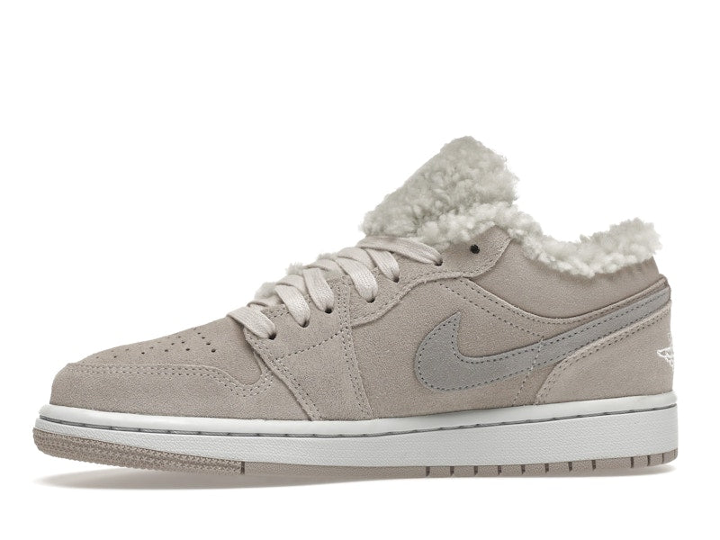 Jordan 1 Low SE Sherpa Fleece (Women's)