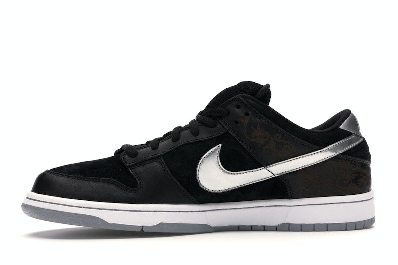 Nike SB Dunk Low Takashi 2