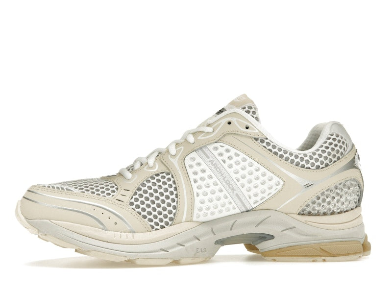 Saucony ProGrid Triumph 4 Highsnobiety Cream