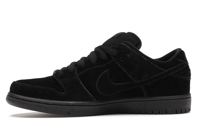 Nike SB Dunk Low Blackout