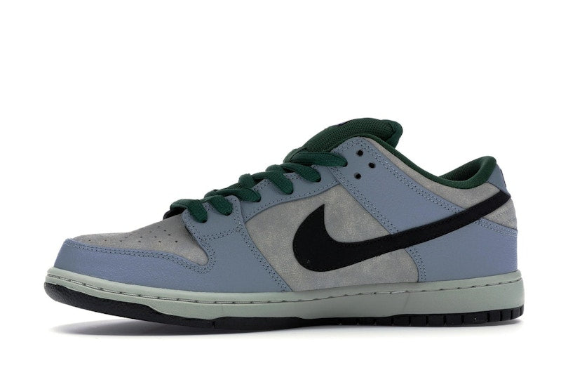 Nike SB Dunk Low Maple Leaf Central Park