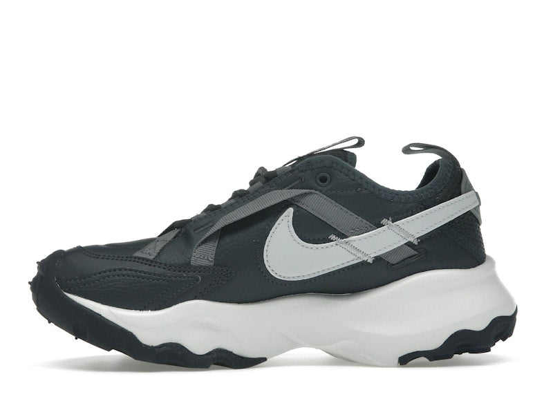 Nike TC 7900 Anthracite Platinum Tint Smoke Grey Metallic Platinum (Women's)