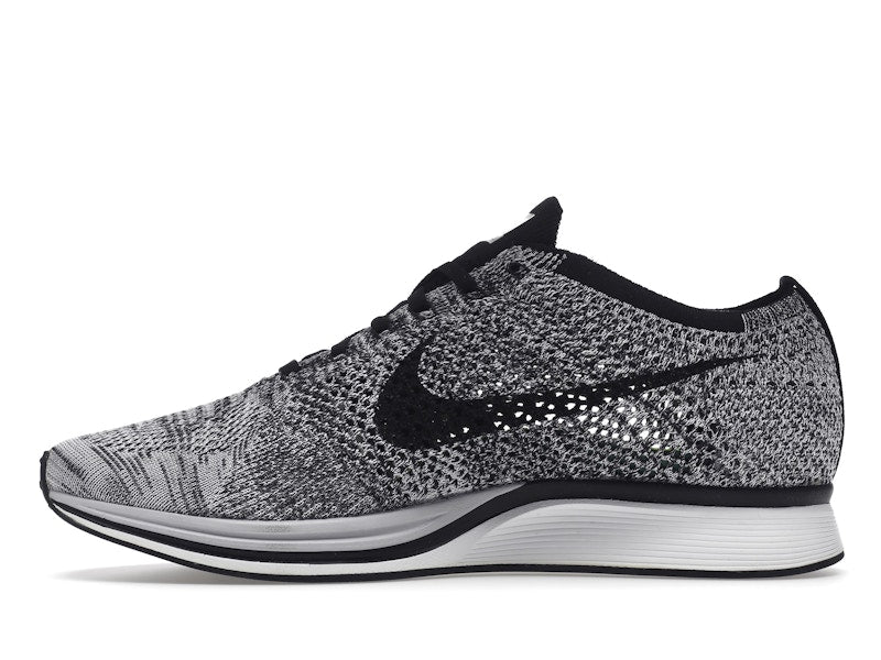 Nike Flyknit Racer Oreo