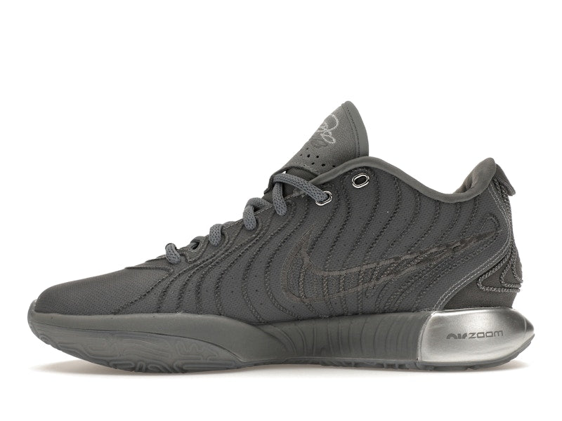 Nike LeBron 21 Resilient