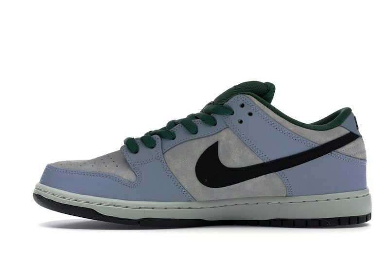 Nike SB Dunk Low Maple Leaf Central Park